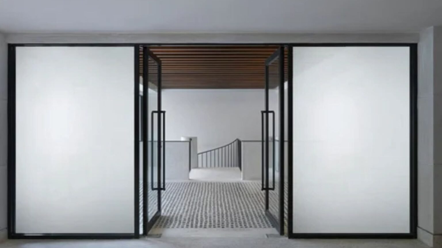 Switching Window Things to Know About the Technology Behind Switchable Windows