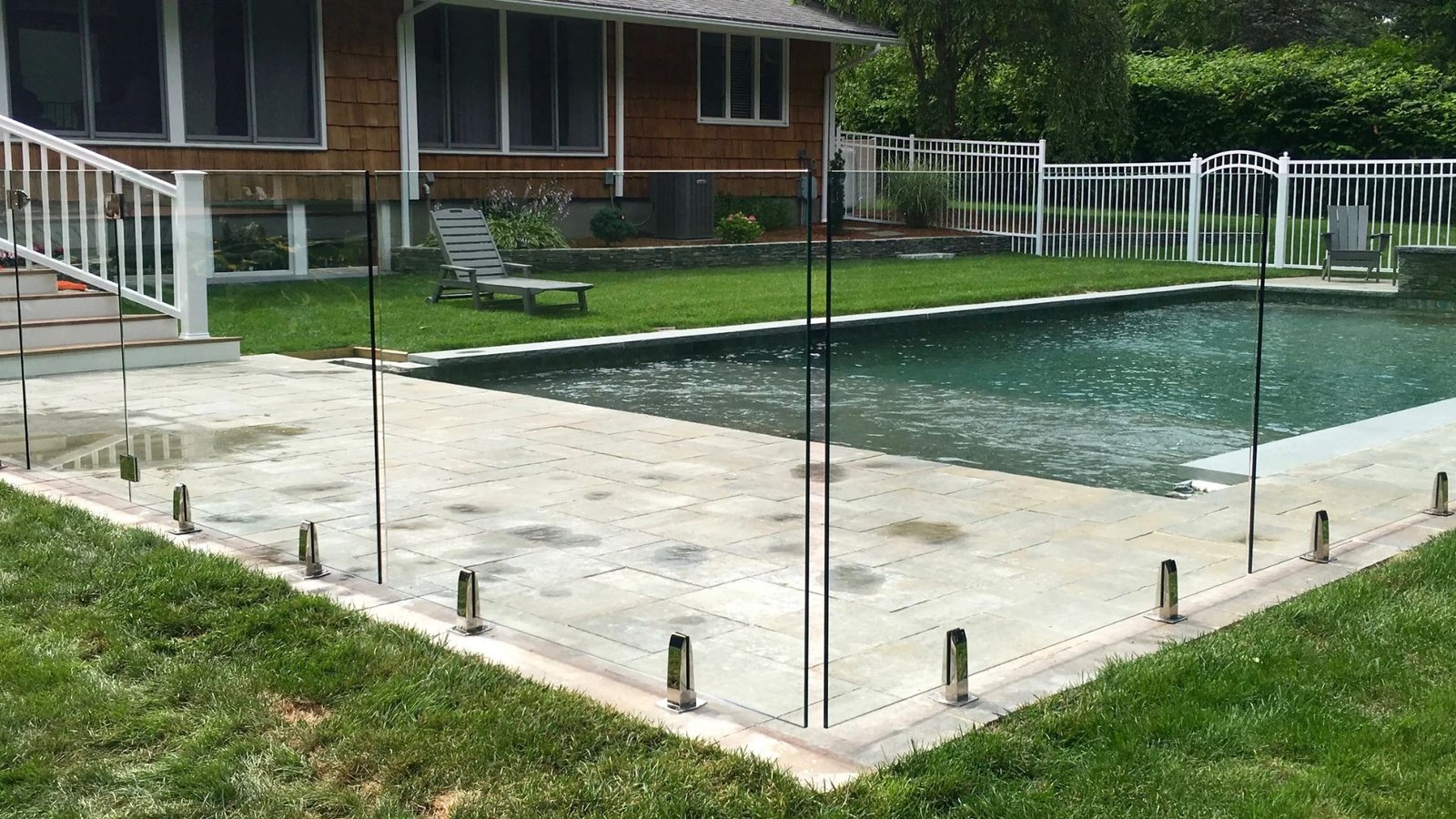 What Are the Benefits of Using Smart Glass for Your Swimming Pool Fence